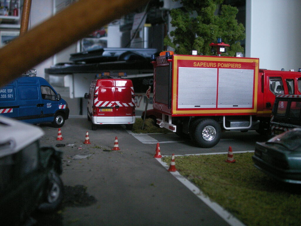 v&eacute;hicules de pompiers en miniatures : pict1371lk9.jpg